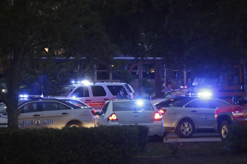 Sa mjesta pucnjave, Foto: AP
