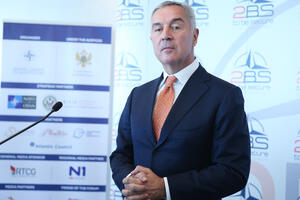 Đukanović: Premijer ponudio dijalog, a ne prelaznu vladu