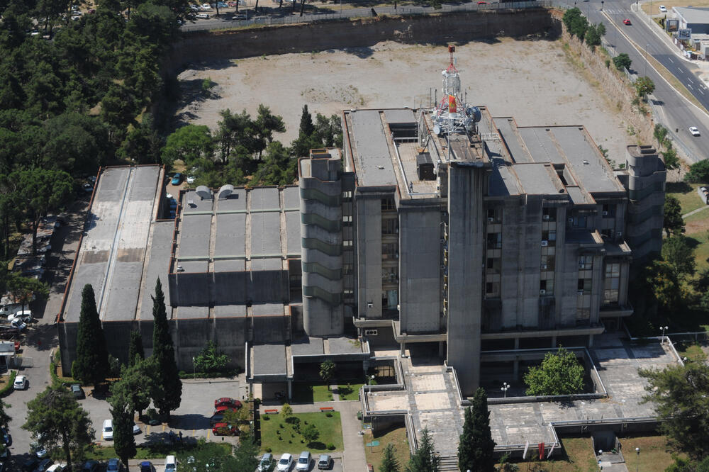 Javni servis, Foto: Savo Prelević