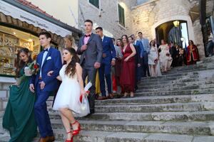 U "Vijestima" fotografije sa polumature OŠ "Salko Aljković" i SMŠ...