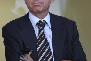 Mišković pregradio lokalni put u Rosama