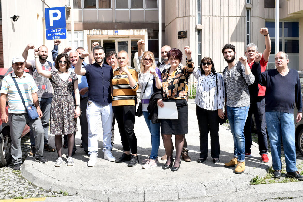 Ispred suda, Foto: Zoran Đurić