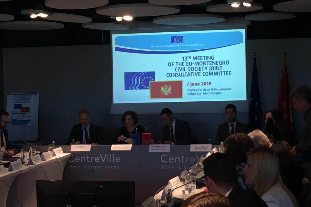 Sa sastanka, Foto: Miloš Rudović