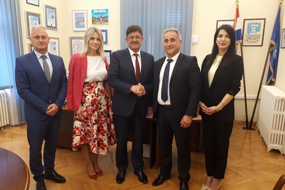 Detalj tokom posjete Opatiji, Foto: Opština Tivat