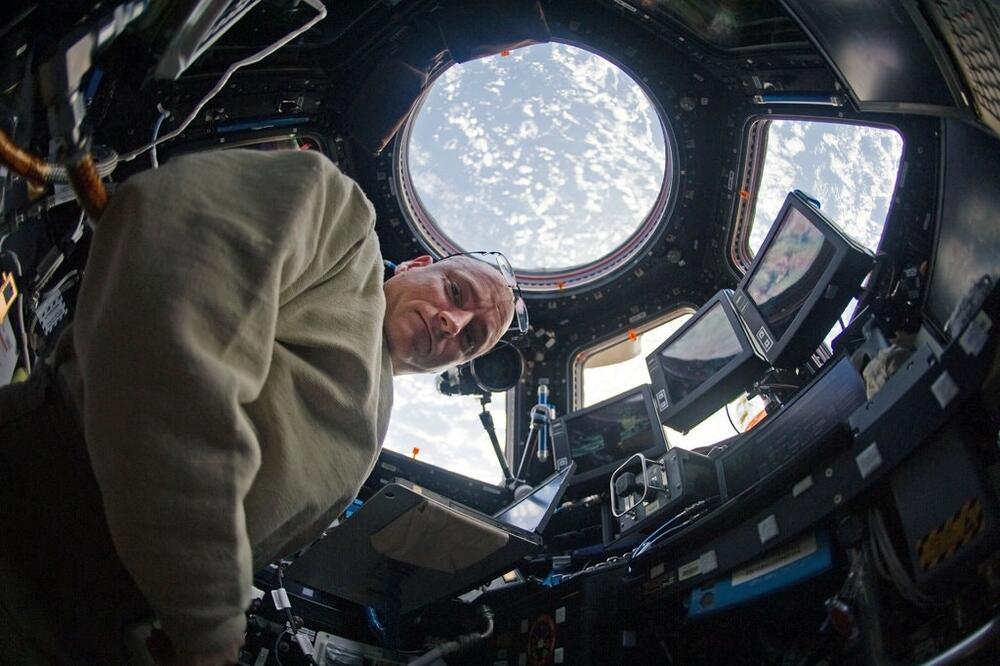 Skot Keli u kupoli Međunarodne svemirske stanice 2011. godine, Foto: Nytimes.com