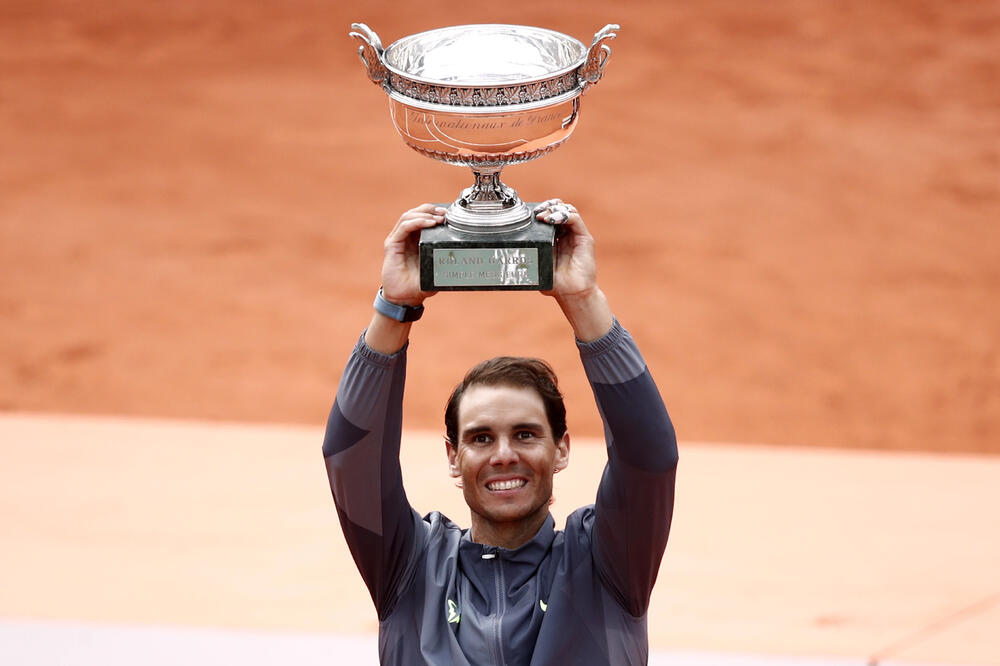 Nadal sa peharom Rolan Garosa, Foto: Reuters