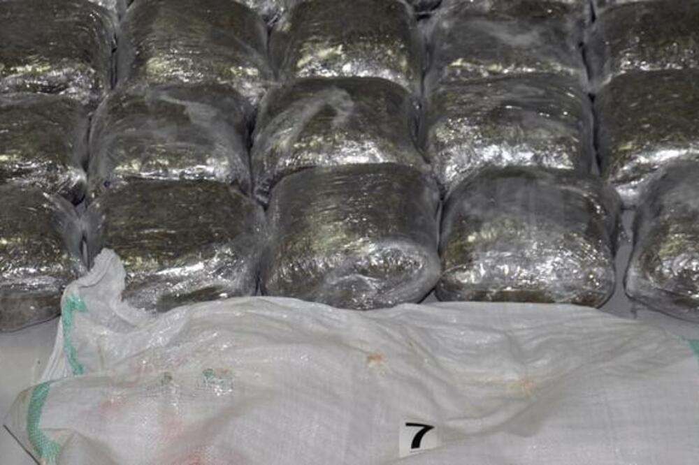 Zaplijenjeni skank, Foto: Uprava policije