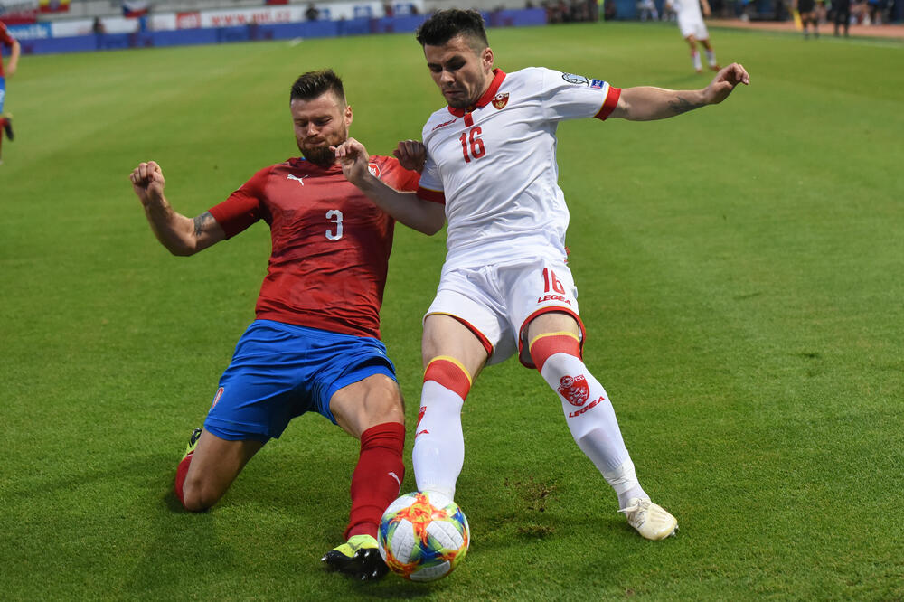 Vladimir Jovović u duelu sa Kaderžabekom, Foto: Savo PRELEVIC