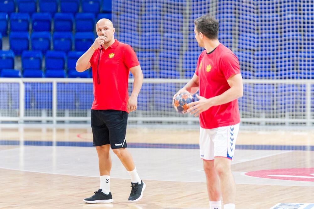 Selektor Zoran Roganović i Stevan Vujović na večerašnjem treningu, Foto: Stefan Ivanović/RSCG