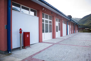 Daju zemljište za pet centi, samo da se radi