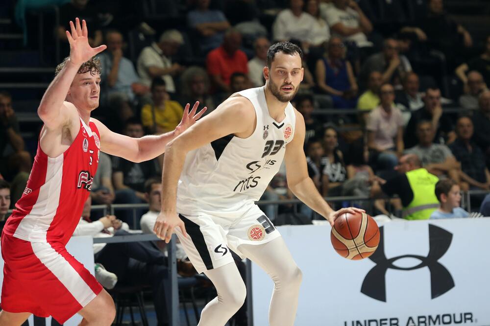 Sa utakmice Crvena zvezda - Partizan, Foto: BRANISLAV BOZIC