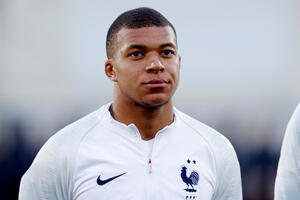 Mbape, nakon što je nadmašio Mesija i Ronalda: Nije vrijeme da...