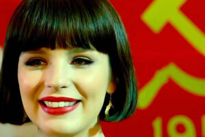 Regina srijeće Zbarskog: Pogled koji će odrediti njenu sudbinu