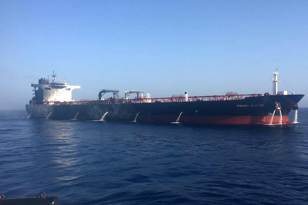 Napadnuti tanker, Foto: Reuters