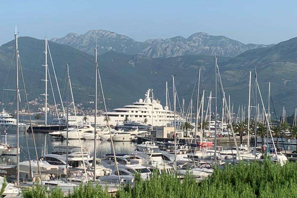 "Azzam" u Porto Montenegru, Foto: Porto Montenegro