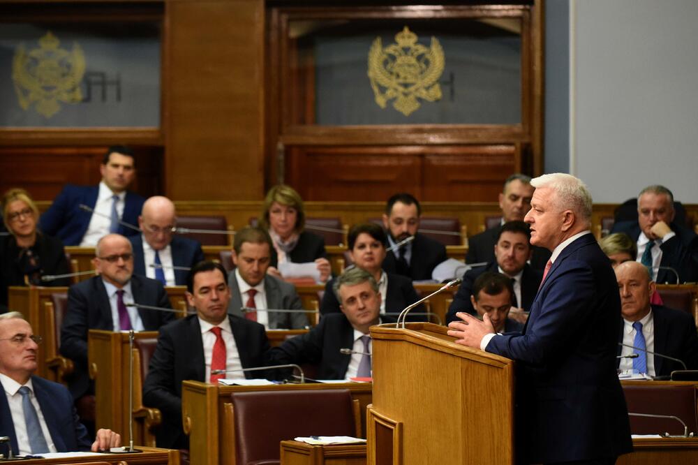 Premijer Crne Gore Duško Marković u Skupštini, Foto: Boris Pejović