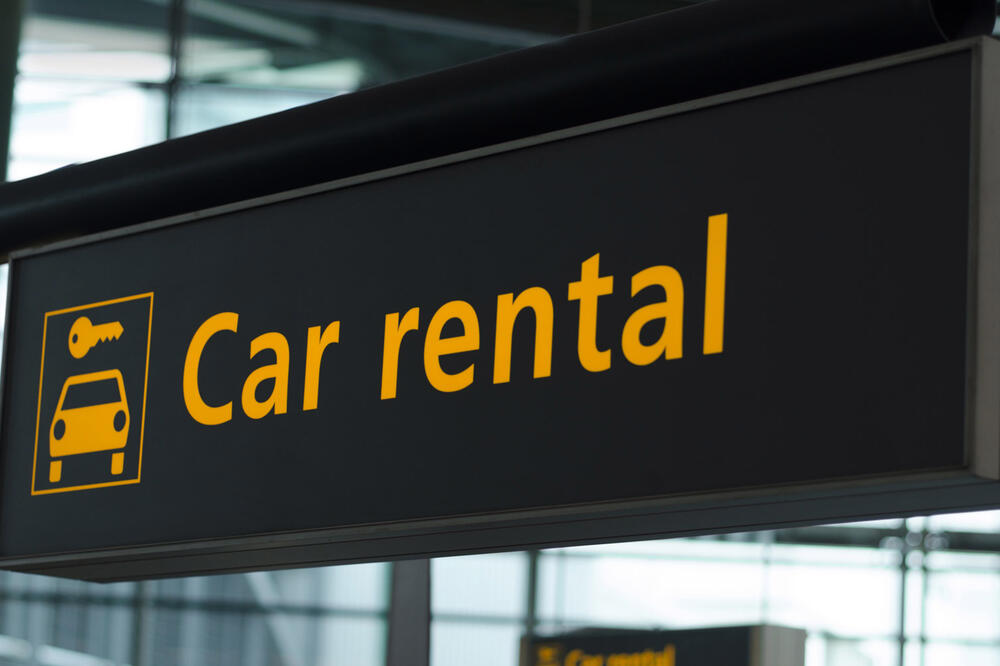 Putokazi na aerodromu, Foto: Automedienportal.net