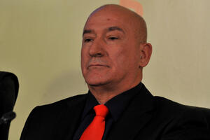 Sa Cetinja stiže papa