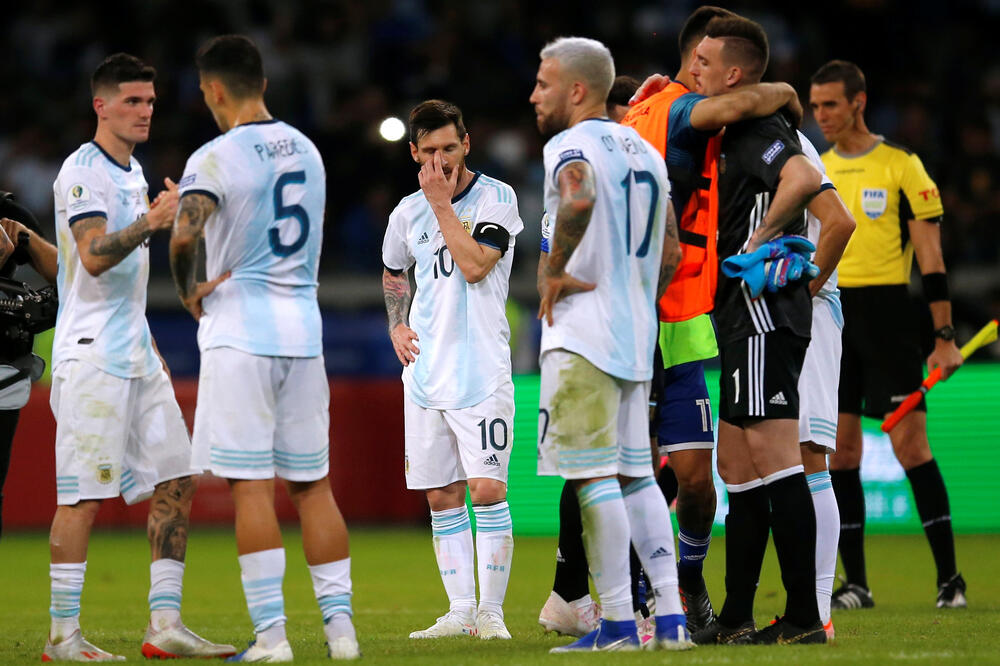 Fudbaleri Argentine nakon remija sa Paragvajem, Foto: Reuters