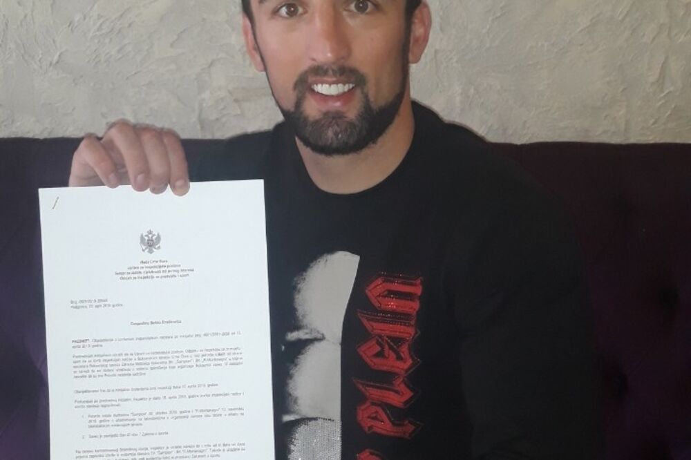 Selektor Drašković pokazuje rješenje