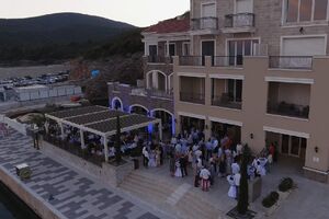 Na Luštici otvoren restoran "Sea Forest"