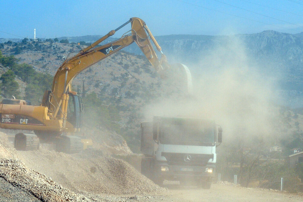 Rekonstrukcija u dužini od pet kilometara (ilustracija), Foto: Savo Prelević