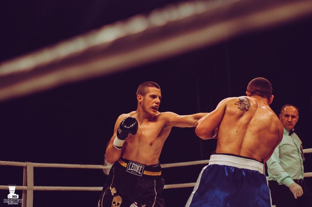 Sekulović je razornim udarcima “pocijepao” obje arkade rivalu, Foto: Privatna arhiva