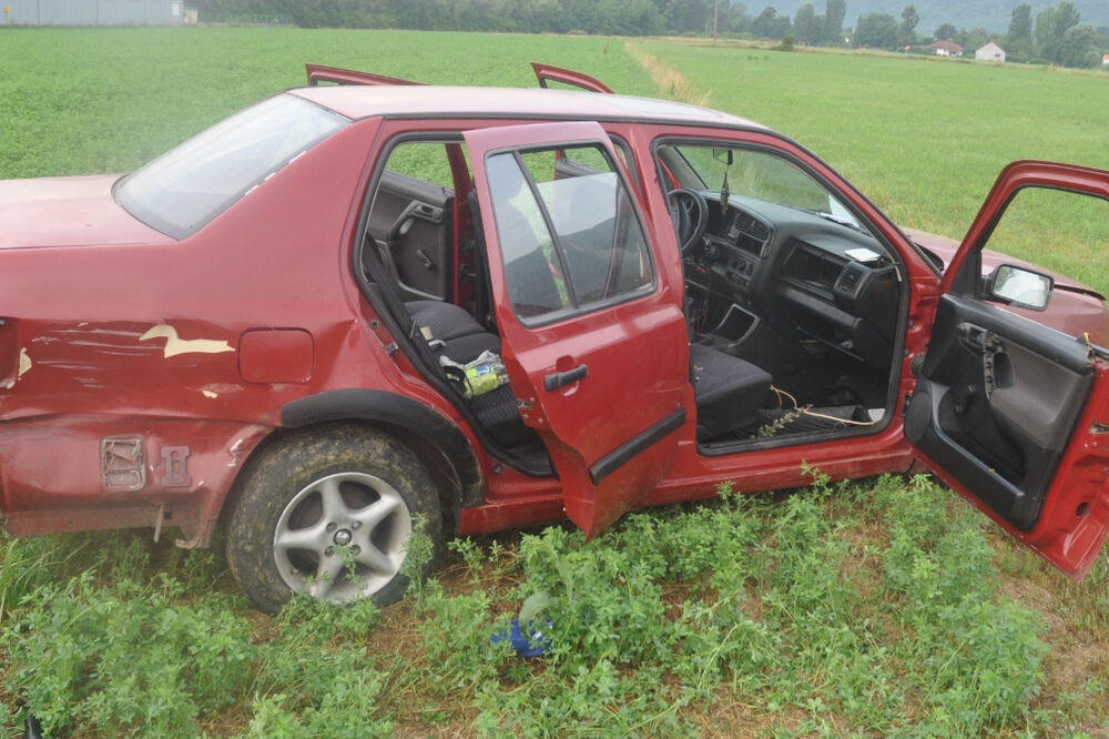 Automobil uhapšenih, Foto: Uprava policije