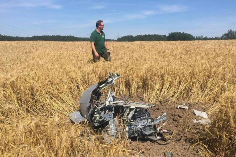 Olupina jednog od aviona, Foto: Reuters