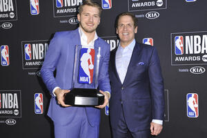 Dončić ruki godine, Adetokumbo MVP