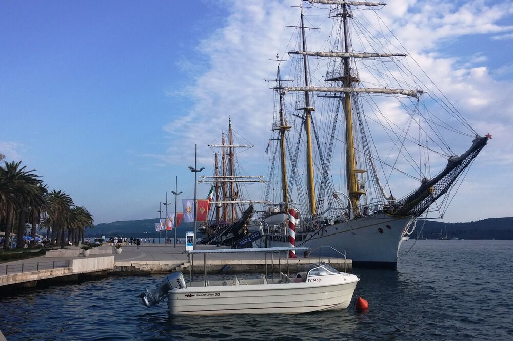 Gradska riva i pristanište Pine u Tivtu, Foto: Siniša Luković