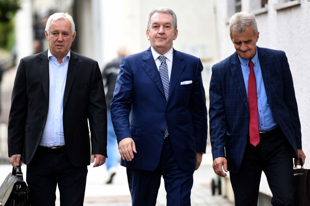 Mugoša sa advokatima (arhiva), Foto: Savo Prelević