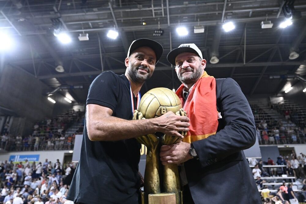 Toni Parker i Zvezdan Mitrović, Foto: Basketball.fr