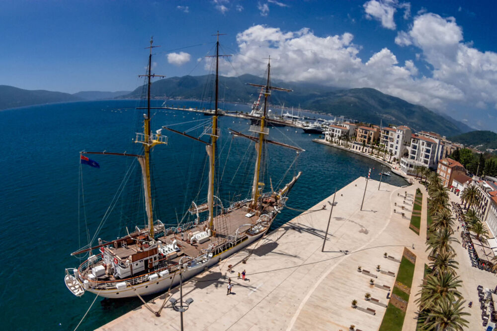 Gradska riva Pine u centru Tivta, Foto: Shutterstock