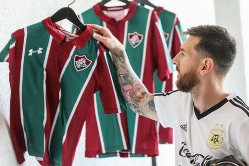 Mesi je od Fluminensea na poklon dobio dres sa svojim imenom, Foto: Fluminense