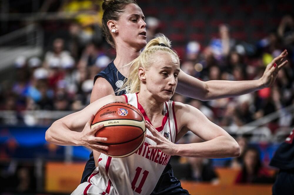 Božica Mujović na meču sa Francuskom