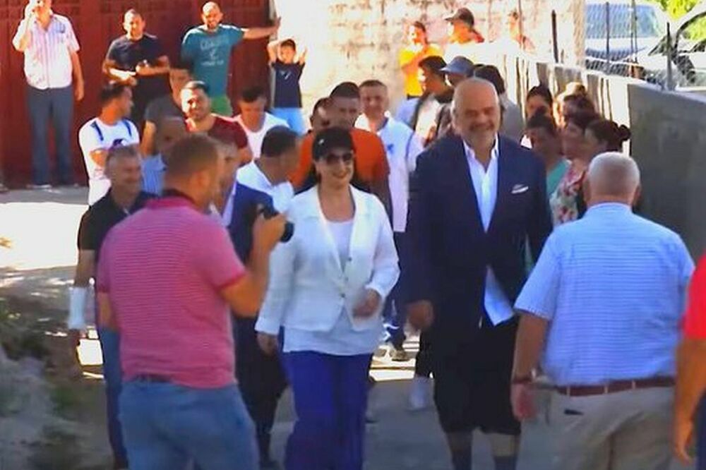 Mnogima je Ramin stil oblačenja simpatičan, Foto: Screenshot