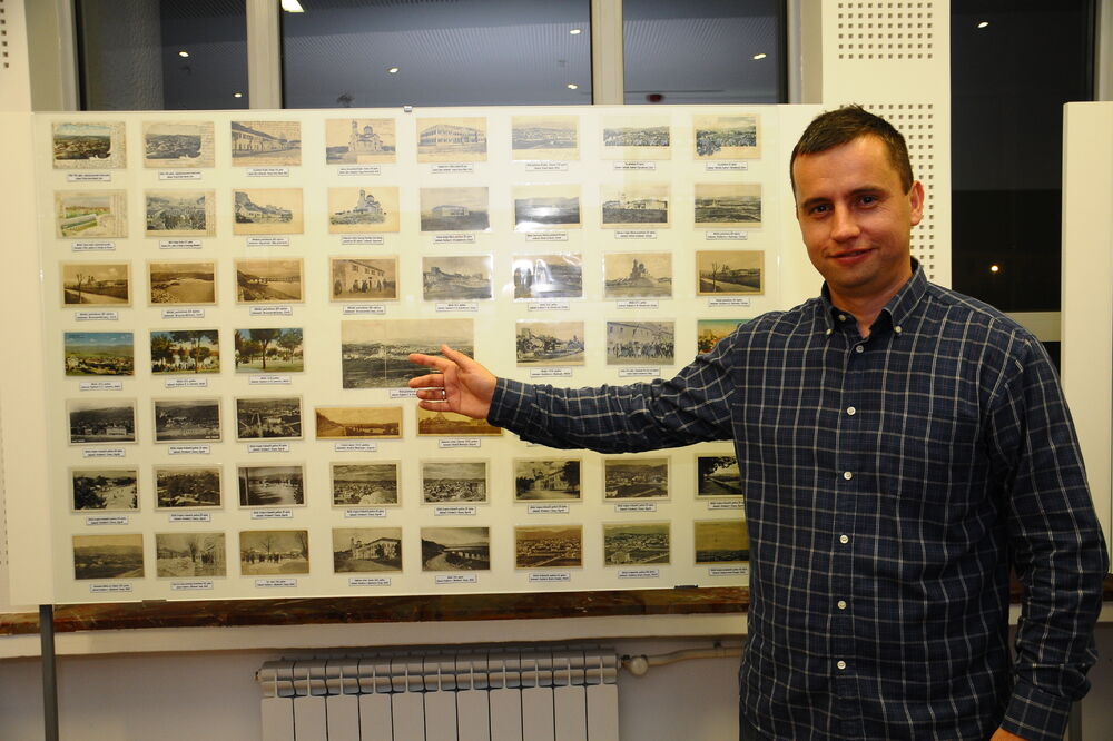 Roganović sa dijelom kolekcije, Foto: Privatna arhiva