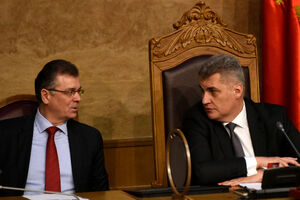 Kasni odluka o smanjenju doprinosa