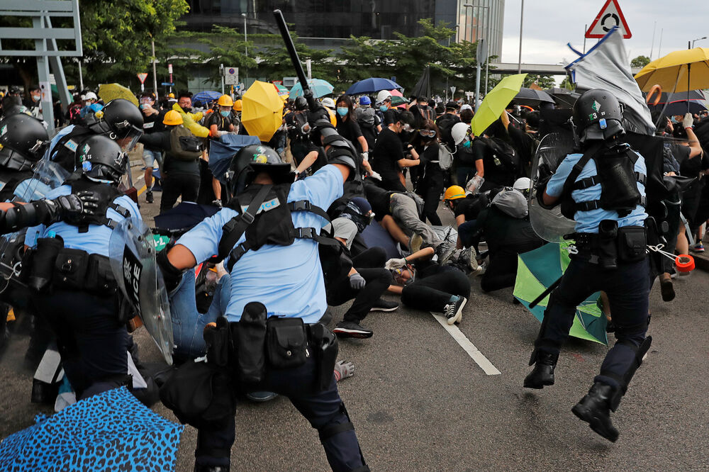 Sukobi na ulicama, Foto: Reuters