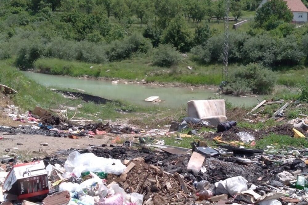 Jedna od deponija u Nikšiću, Foto: Građanski pokret URA
