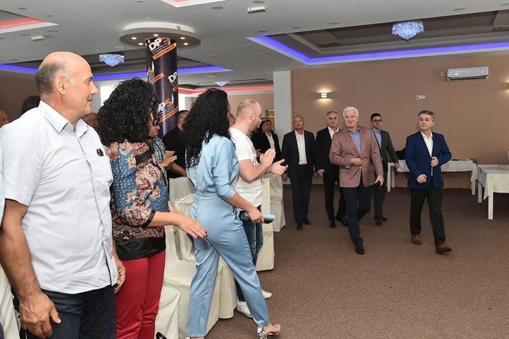 Marković i Mevludin Nuhodžić u Rožajama, Foto: DPS