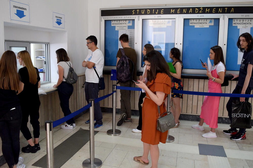 Oslobađanje gradiva ili opraštanje?: Pravni fakultet, Foto: Luka Zeković