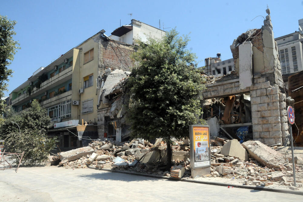 Rušenje hotela "Crna Gora", Foto: Luka Zeković