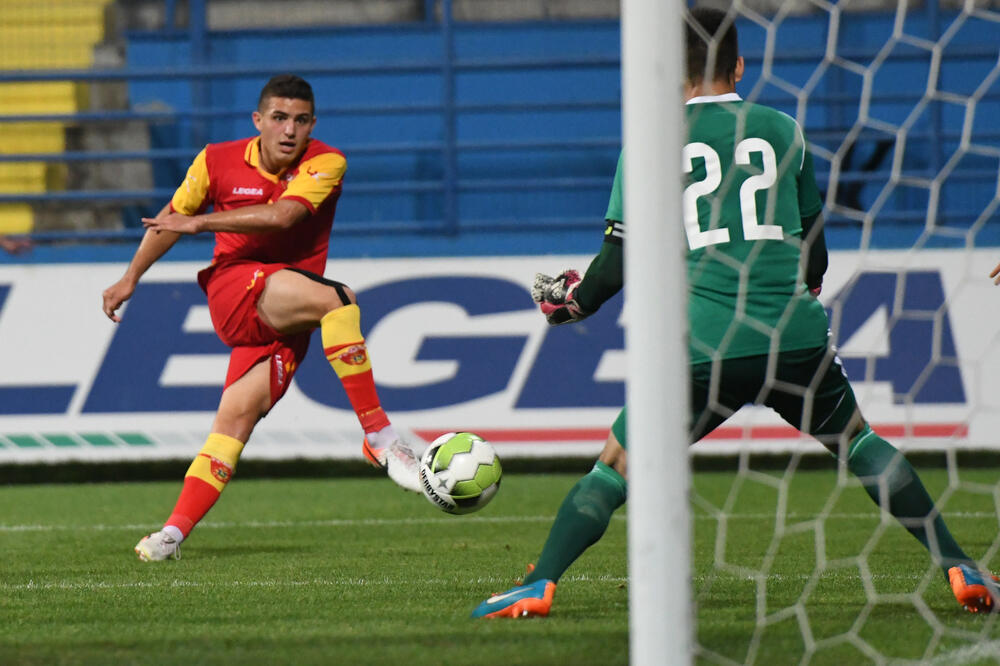 Nikola Krstović u dresu mlade reprezentacije Crne Gore, Foto: Savo Prelević