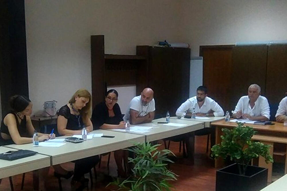 Sa sastanka, Foto: Radomir Petrić