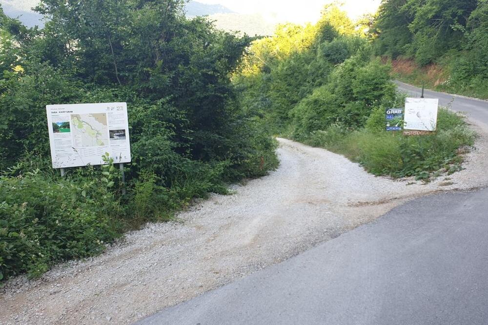 Skretanje na neasfaltirani put ka Tari, Foto: Privatna arhiva