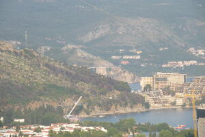 Brišu Đukanovićeve 42 vile?