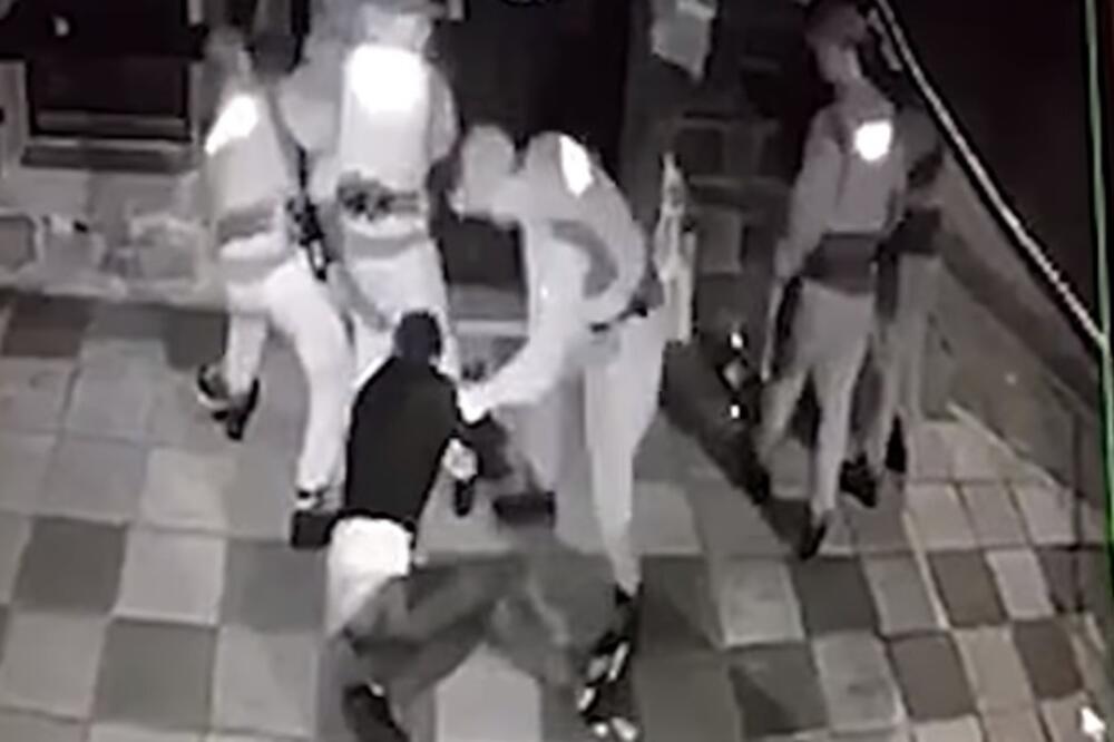 Ispred lokala “Bajica” u centru Podgorice, Foto: YouTube