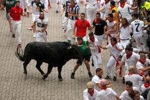 FOTO Petoro povrijeđeno u trci s bikovima u Pamploni